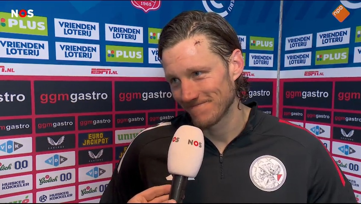 Wout Weghorst voor de camera van de NOS