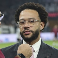 Memphis Depay wordt verweten dat hij Corinthians financieel kapot maakt.