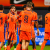 Jong Oranje viert het doelpunt tegen Litouwen
