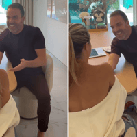Vrouw Robert Doornbos toont blote borsten