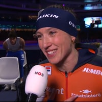 Suzanne Schulting voor de camera van de NOS