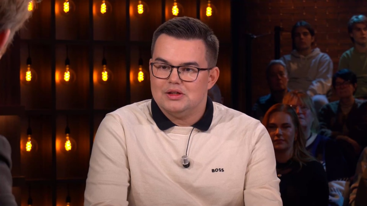 Gian van Veen aan tafel bij RTL Tonight