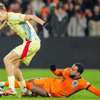 Memphis Depay in duel met Dean Huijsen