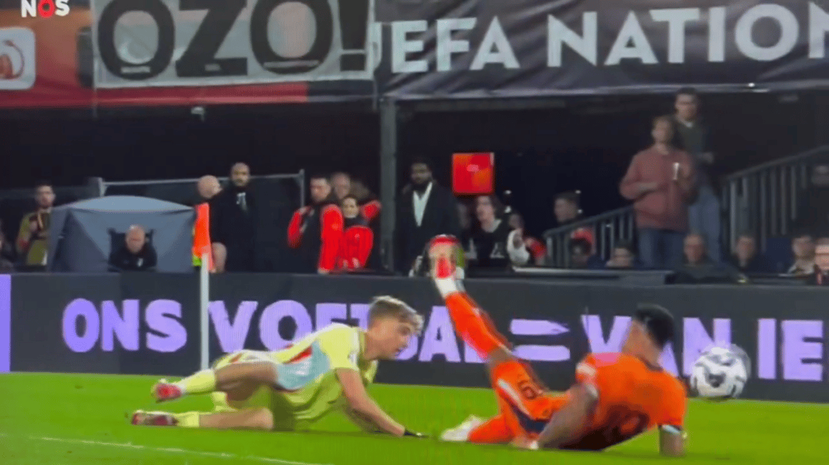 Dean Huijsen komt weg met een gele kaart