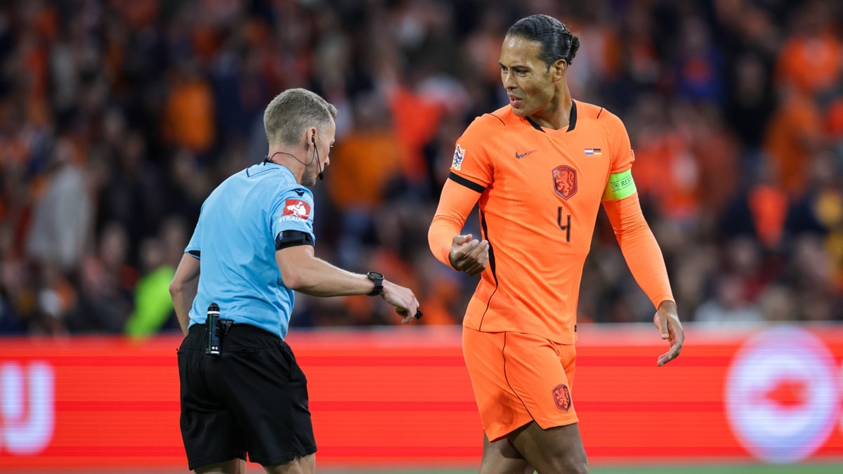 Van Dijk ziet groot verbeterpunt na start met Xavi: 'Dan zijn we kwetsbaar'
