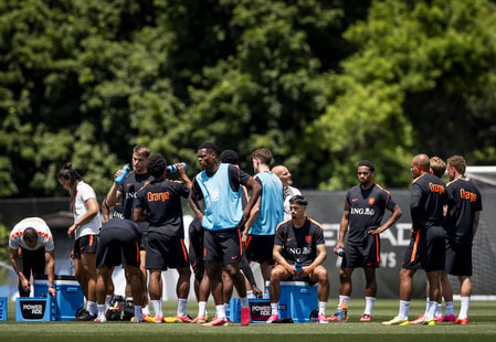 Het Nederlands elftal op de training in New York.