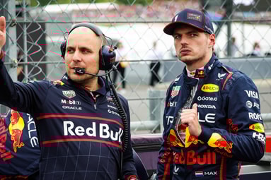 Gianpiero Lambiase in gesprek met Max Verstappen