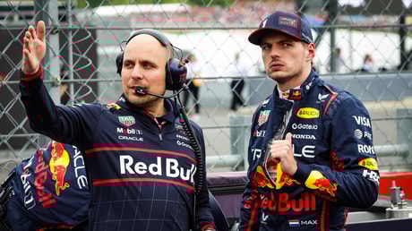 Gianpiero Lambiase in gesprek met Max Verstappen