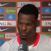 Denzel Dumfries voor de camera van de NOS
