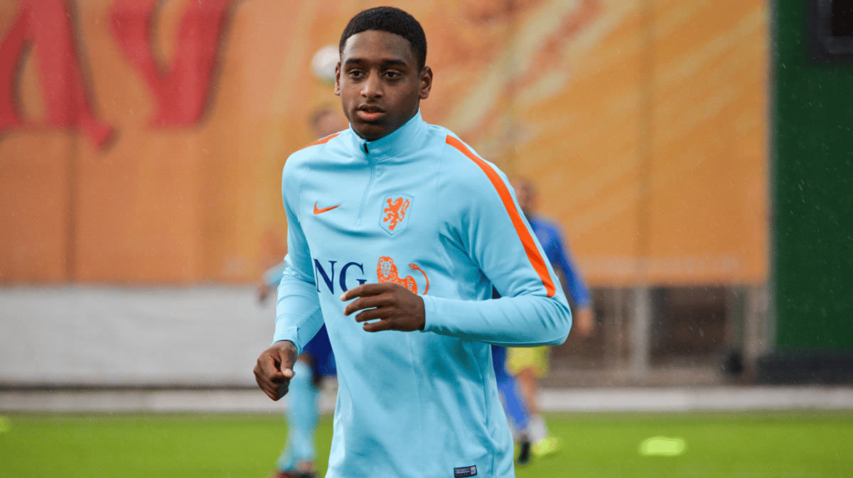 Pablo Rosario in het shirt van Jong Oranje