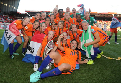 De Oranje Leeuwinnen na het winnen van het EK in 2017.