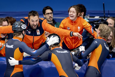 Niels Kerstholt viert een overwinning met TeamNL