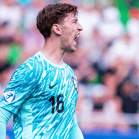 Robin Roefs in het doel van Jong Oranje