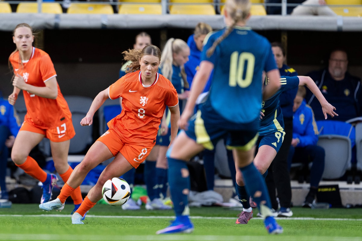 Sophie Proost in actie voor Oranje O19