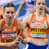 Femke Bol tijdens de 4x400 meter op de EK Indoor