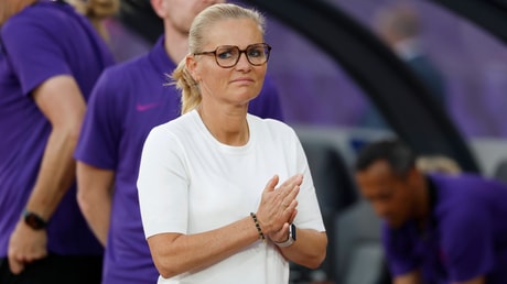 Sarina Wiegman zet handtekening onder nieuw contract bij Engeland tot en met EK 2029