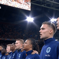 Het Nederlands elftal vlak voor de aftrap tegen Duitsland in de Nations League