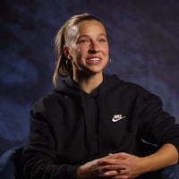 Jackie Groenen voor de camera van OnsOranje