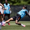 Memphis Depay tijdens de training van het Nederlands elftal