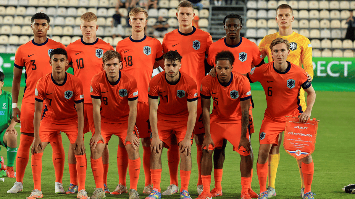 De opstelling van Oranje O19 op het EK tegen Duitsland