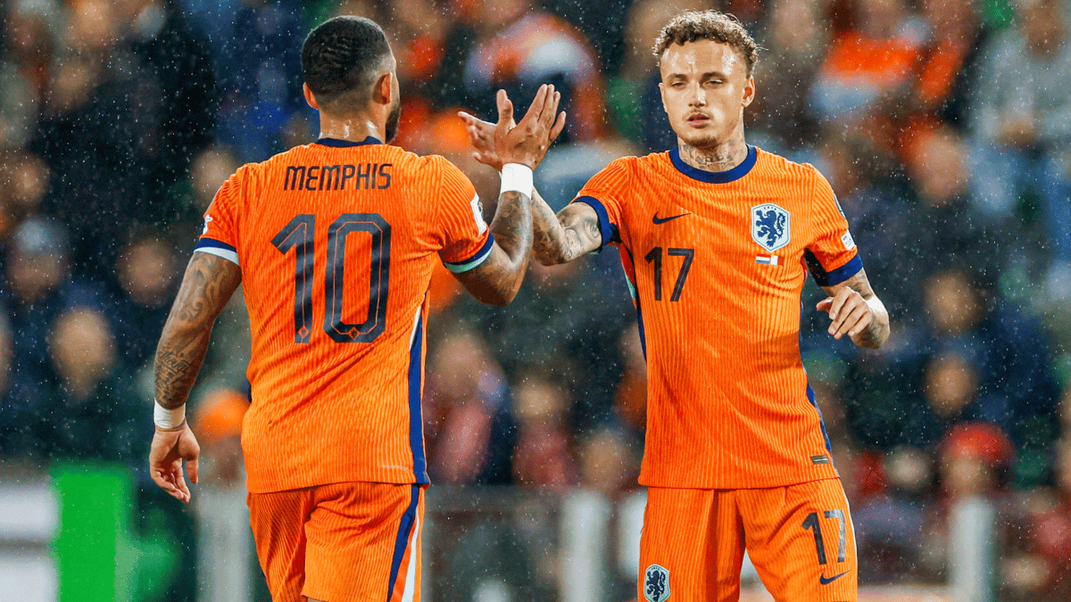 Noa Lang en Memphis Depay bij het Nederlands elftal