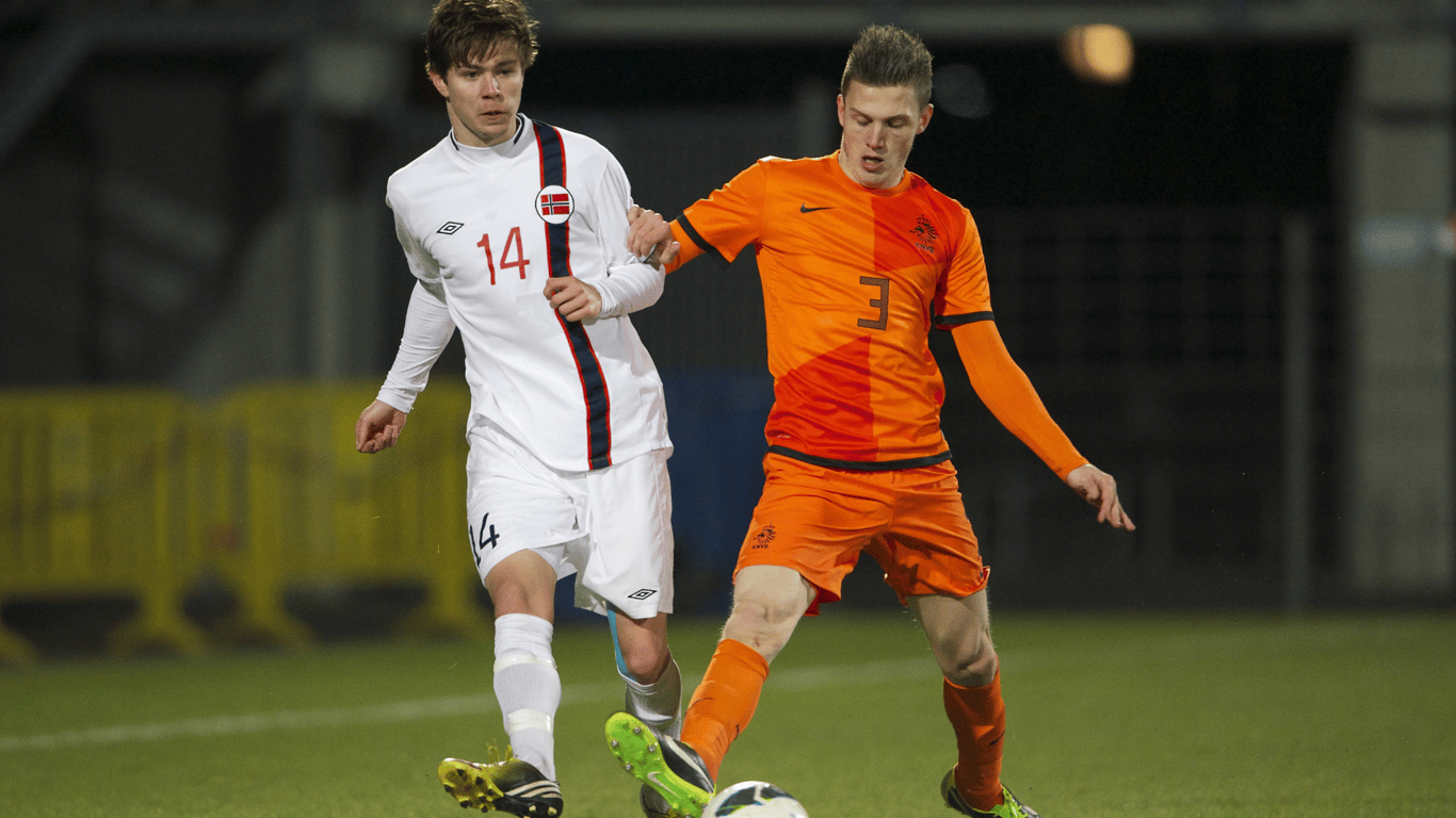 Jeffrey Gouweleeuw in actie voor Jong Oranje