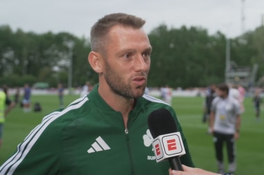 Stefan de Vrij voor de camera van ESPN