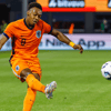 Antoni Milambo in actie voor Jong Oranje