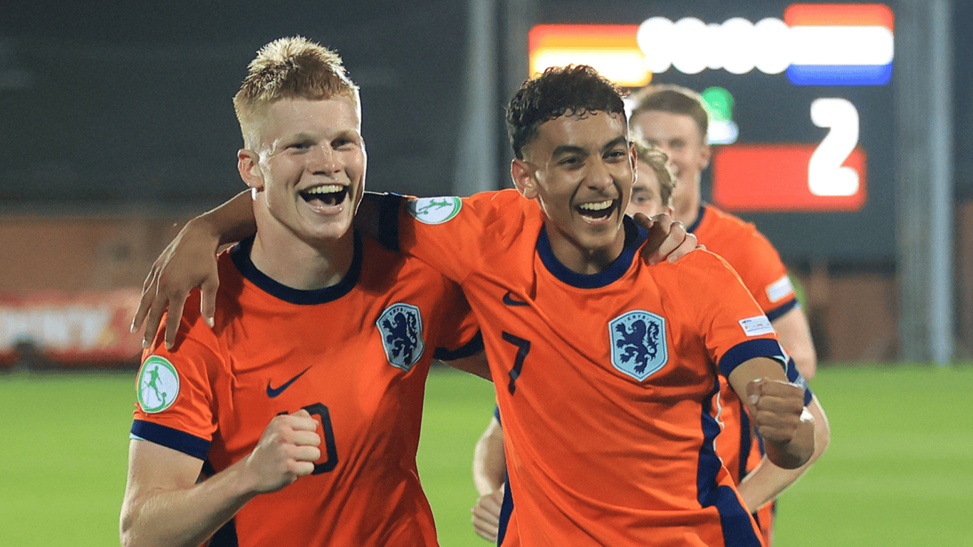 Oranje O19 viert feest