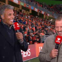 Pierre van Hooijdonk en Rafael van der Vaart bij de NOS