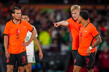 Overleg bij het Nederlands elftal
