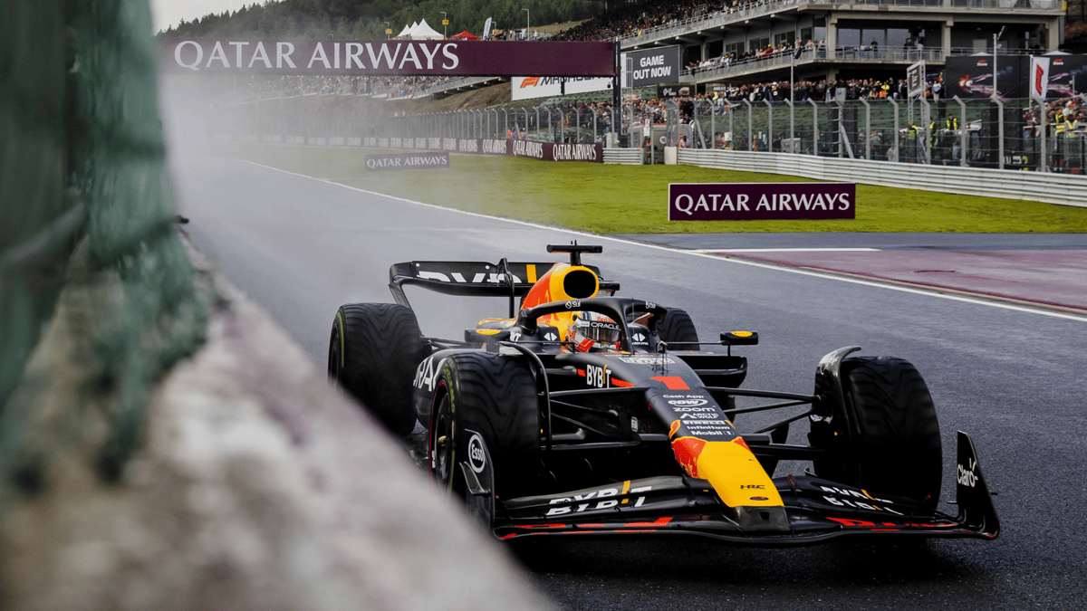 Max Verstappen op het circuit van Spa-Francorchamps