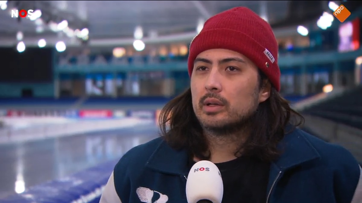 Kai Verbij voor de camera van de NOS