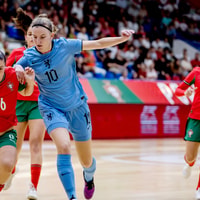 Het Nederlands vrouwenfutsalteam verliest met 0-2 van Portugal in de EK-kwalificatie.
