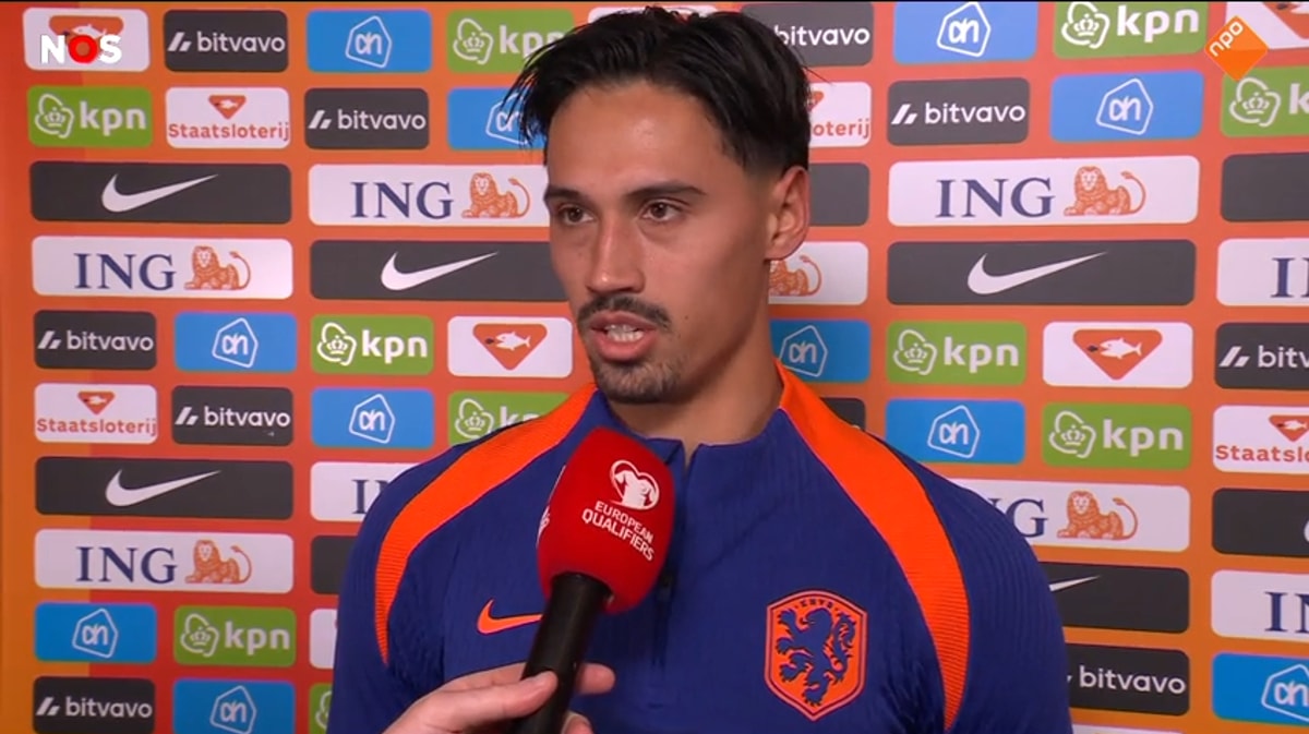 Tijjani Reijnders voor de camera van de NOS