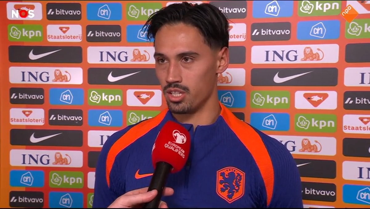 Tijjani Reijnders voor de camera van de NOS
