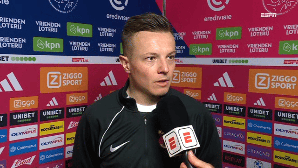 Jordy Clasie voor de camera van ESPN