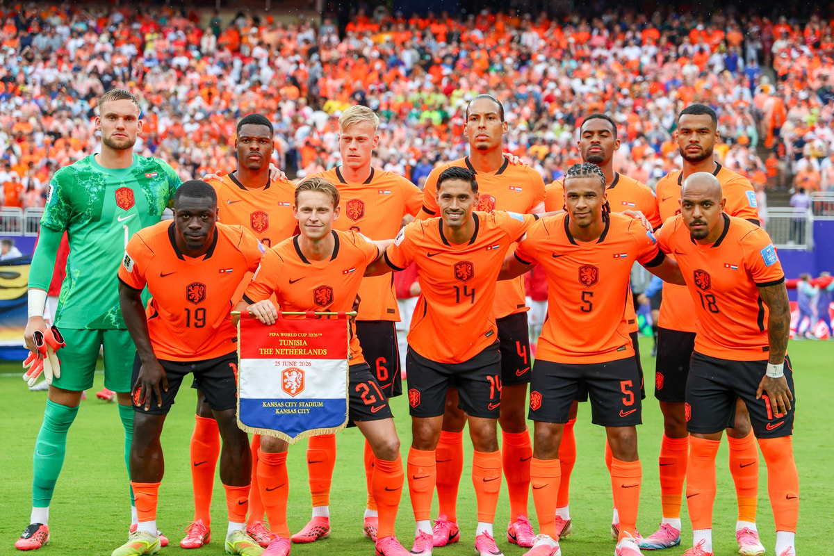 De opstelling van het Nederlands elftal tegen Tunesië