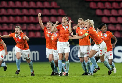 Manoe Meulen, Claudia van den Heiligenberg, Annemieke Kiesel-Griffioen, Petra Hogewoning, Dyanne Bito, Daphne Koster