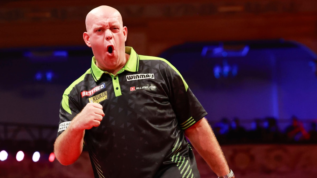 Michael van Gerwen tijdens een toernooi in Amsterdam, waar hij zijn dochtertje weer zag