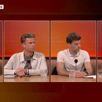 Kenneth Pérez (uiterst rechts) aan het woord