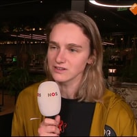 Vivianne Miedema voor de camera van de NOS