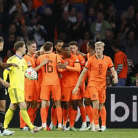 Nederlands elftal viert een doelpunt