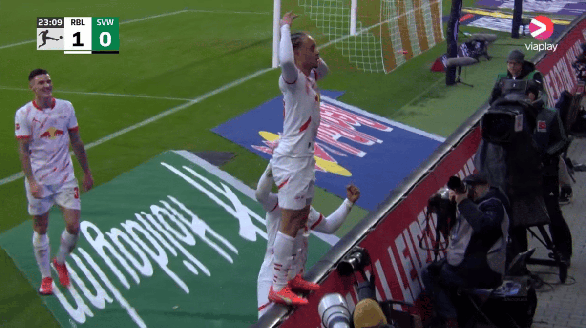 Xavi Simons scoort bij rentree RB Leipzig