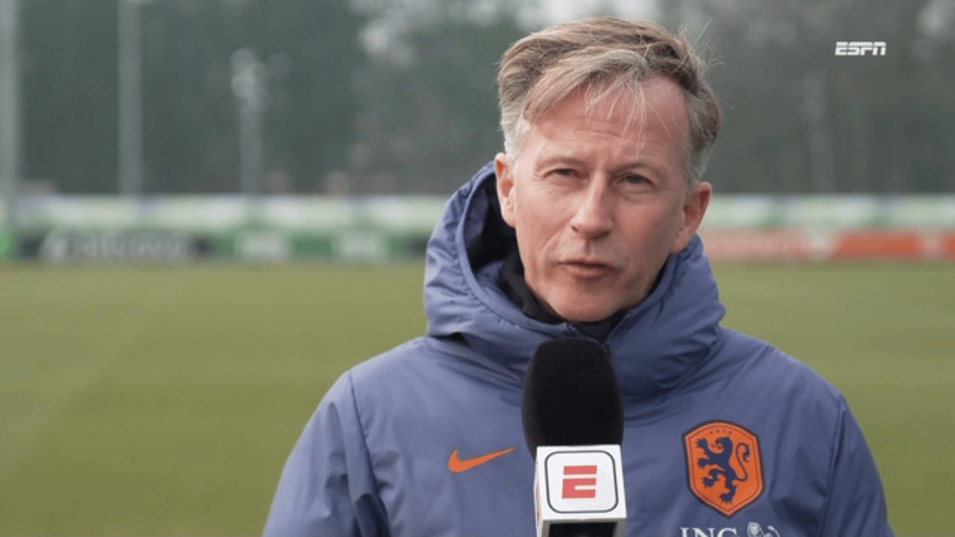 Andries Jonker, bondscoach van de Oranje Leeuwinnen