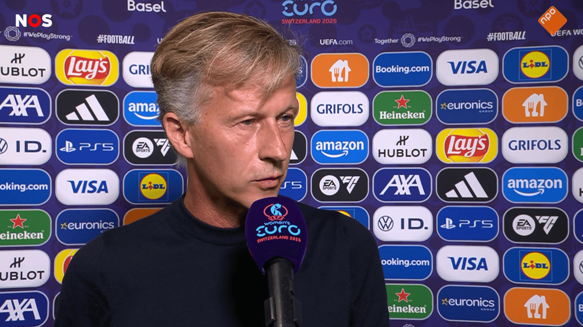 Andries Jonker voor de camera van de NOS