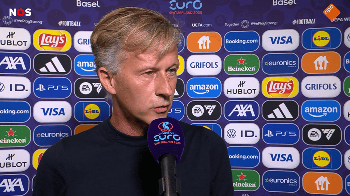 Andries Jonker voor de camera van de NOS