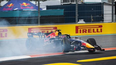 Max Verstappen in de RB22