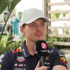 Max Verstappen voor de camera van Viaplay