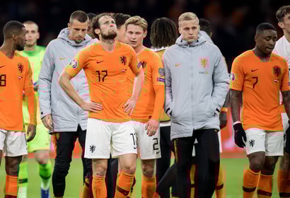 Van de Beek breekt stilte na horrorblessure: maanden revalidatie